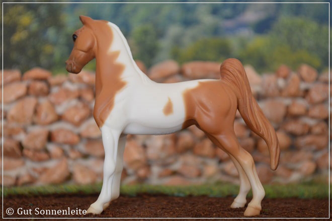 #5651 Pinto Saddlebred | chestnut pinto | 1999 - 2000 OF disc.