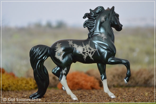 #5917 Spooky Stablemate Collection | metallic green | 2005 OF disc.