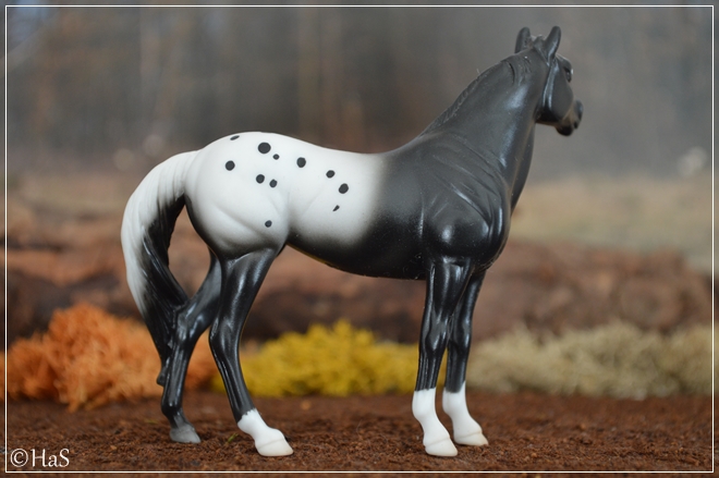 #9962502 Deluxe Farm Poket Barn | black blanket appaloosa | 2007 OF disc.